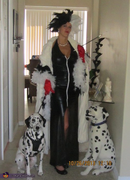 Cruella de Vil Couples & Group Costumes for Wicked Style